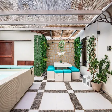 Feriehus Belle Epoque Halepa's House & *