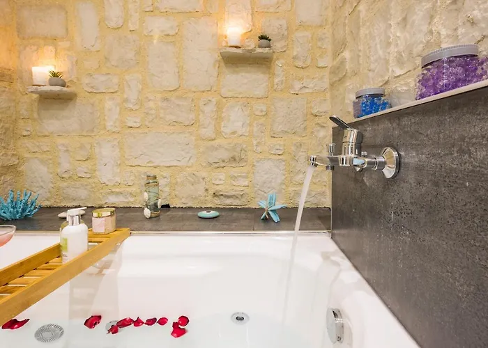 Belle Epoque Halepa's House & Hriszí Aktí Haniá