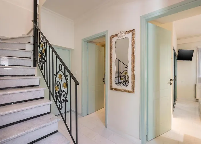 Belle Epoque Halepa's House & Chania (Crete)