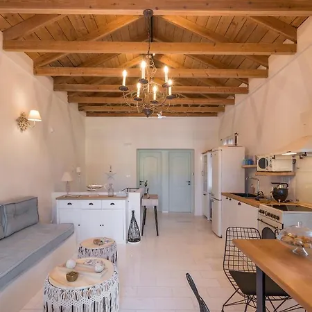 Holiday home Belle Epoque Halepa's House & *